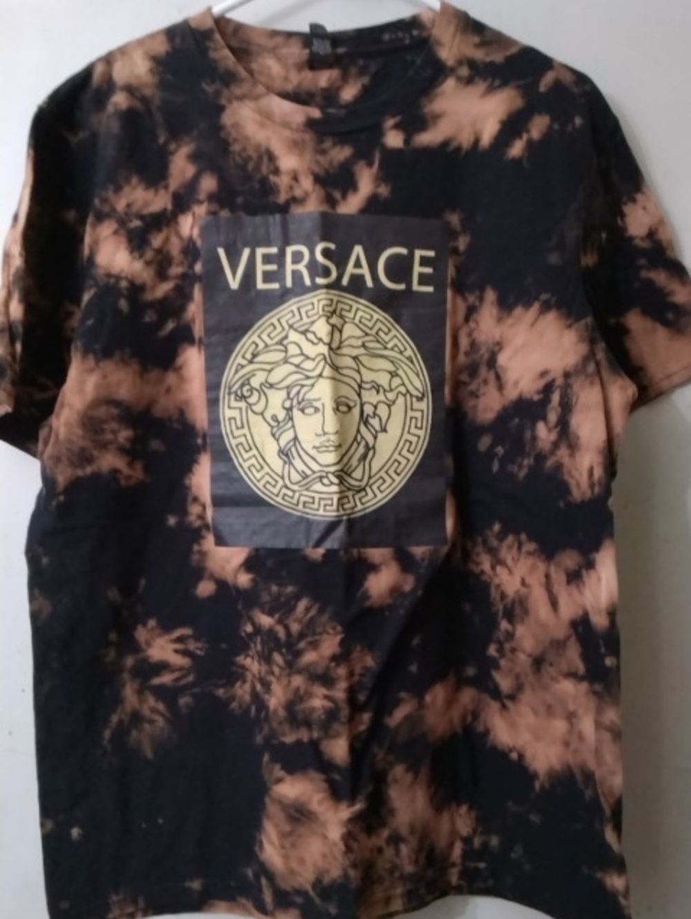 Versace Screen Print Men's Black & Tan Tie-Dye Medusa Logo Tee Sz Large.